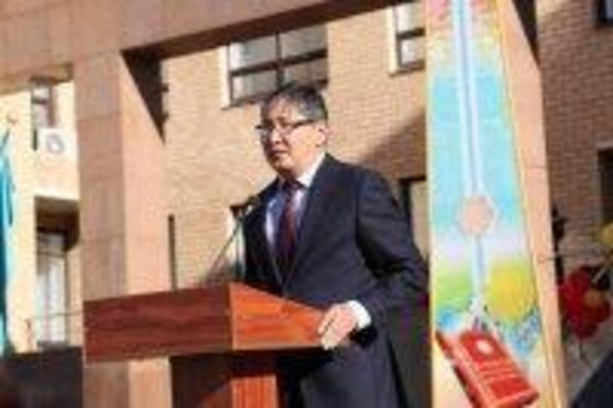 Министр образования и науки Ерлан Сагадиев посетил столичную школу-лицей №70