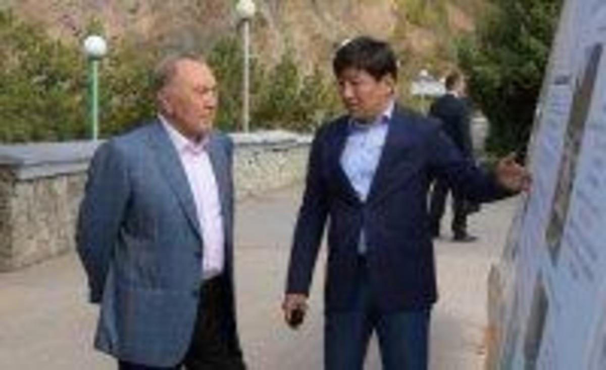 Нұрсұлтан Назарбаев таудағы «Медеу» спорт кешеніне барды